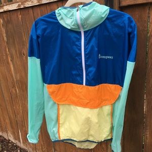 Cotopaxi Medium Teca windbreaker